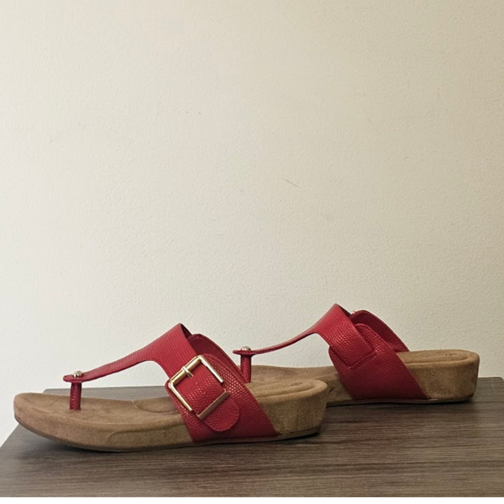 GIANI BERNINI Women's Memory Foam River Sandals Size 6 Red Lizard   NWT - Picture 2 of 7